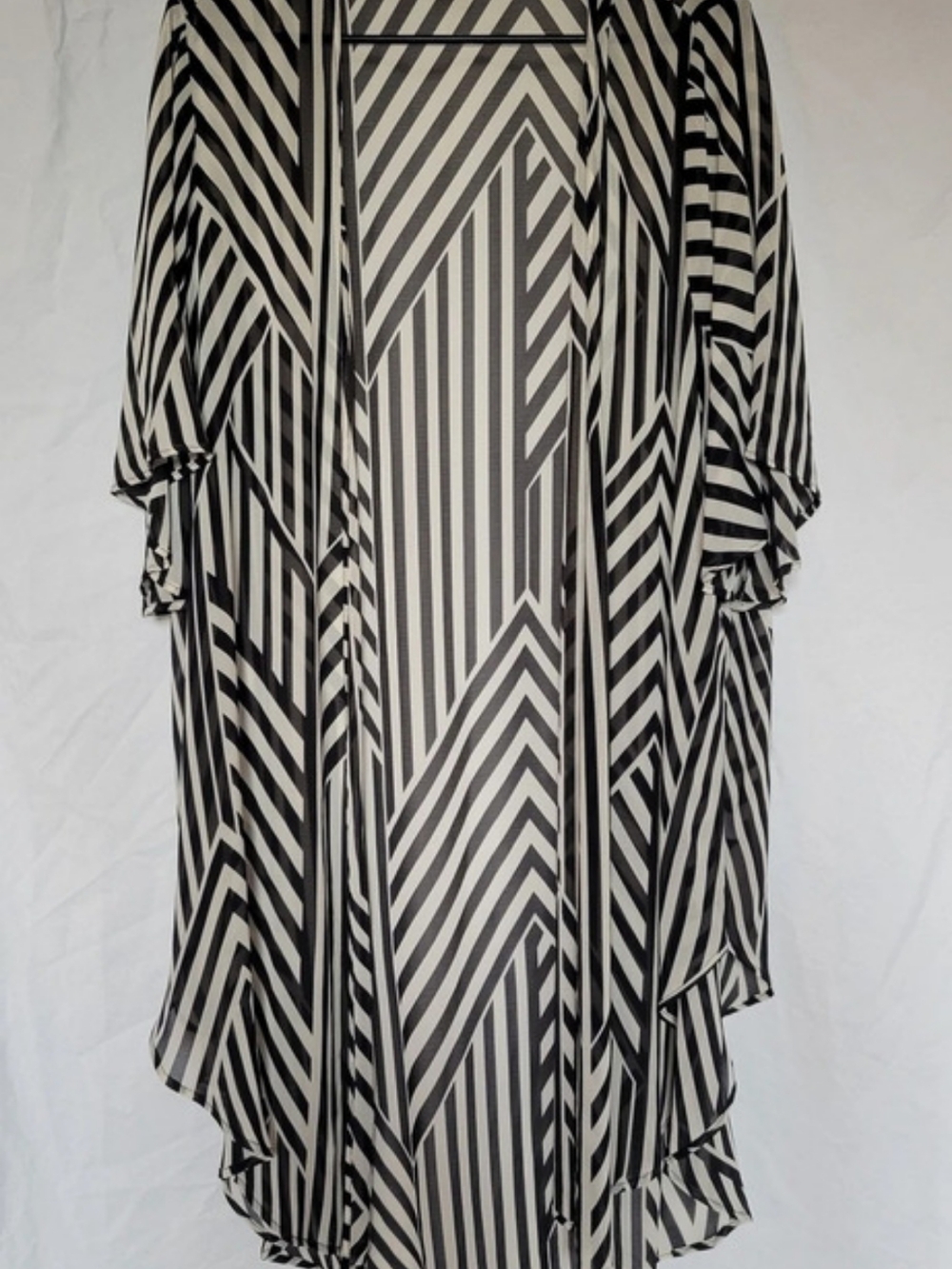 TORRID Geometric Sheer Duster in Black & White Like New